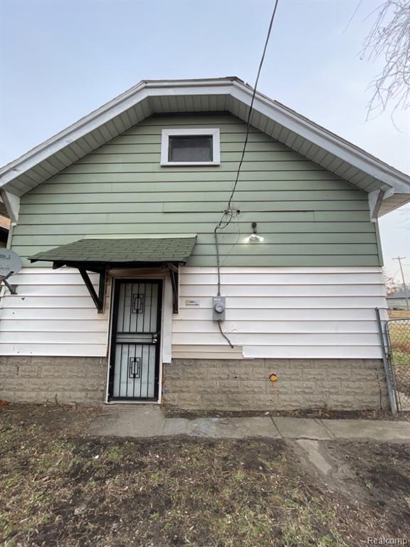 15351 Petoskey Avenue - Photo 2