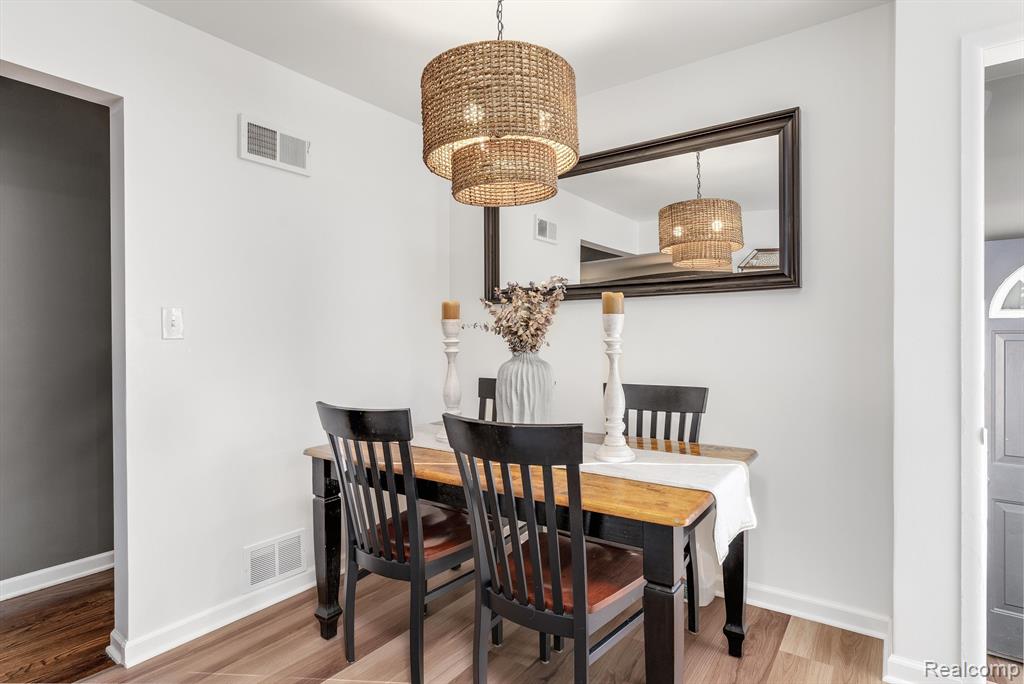 535 JAMAICA Drive, Troy, MI 48083 — Photo 10