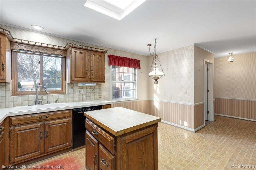 805 BALFOUR Street, Grosse Pointe Park, MI 48230 — Photo 10
