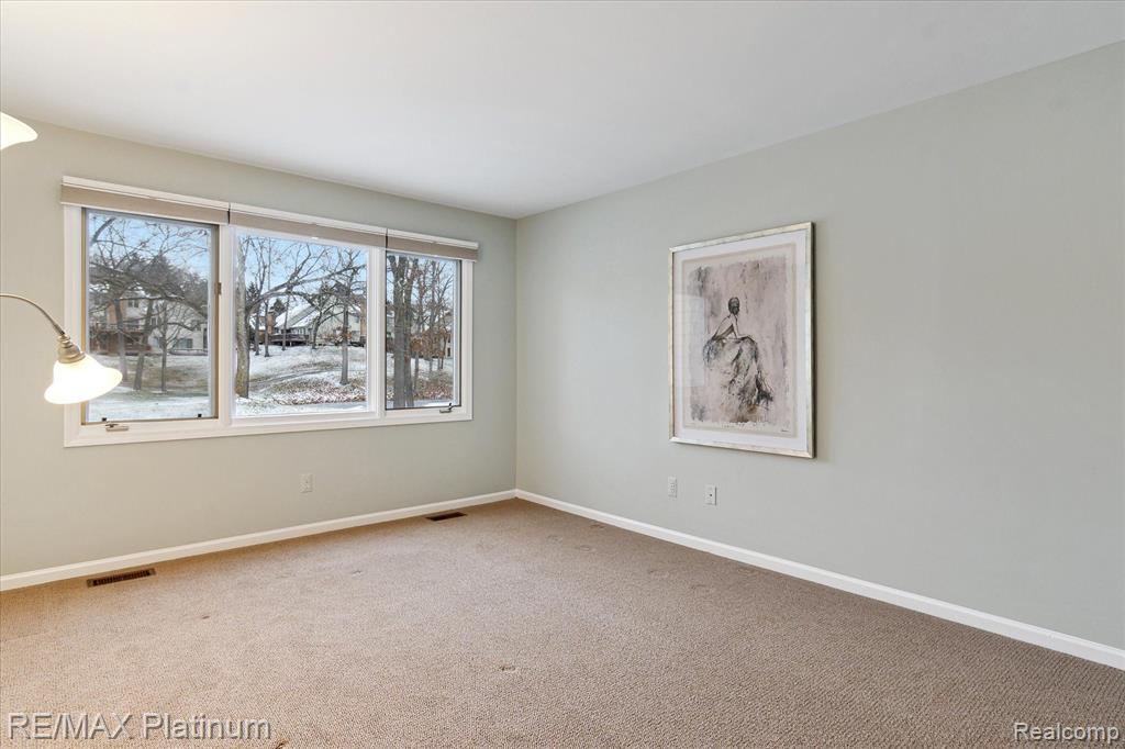 4823 FAIRWAYS Drive, Brighton, MI 48116 — Photo 22