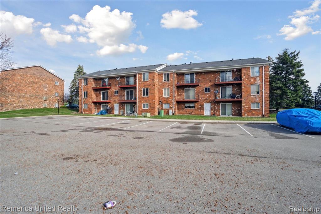 507 W HIGHLAND Road, D-9, Howell, MI 48843 — Photo 27