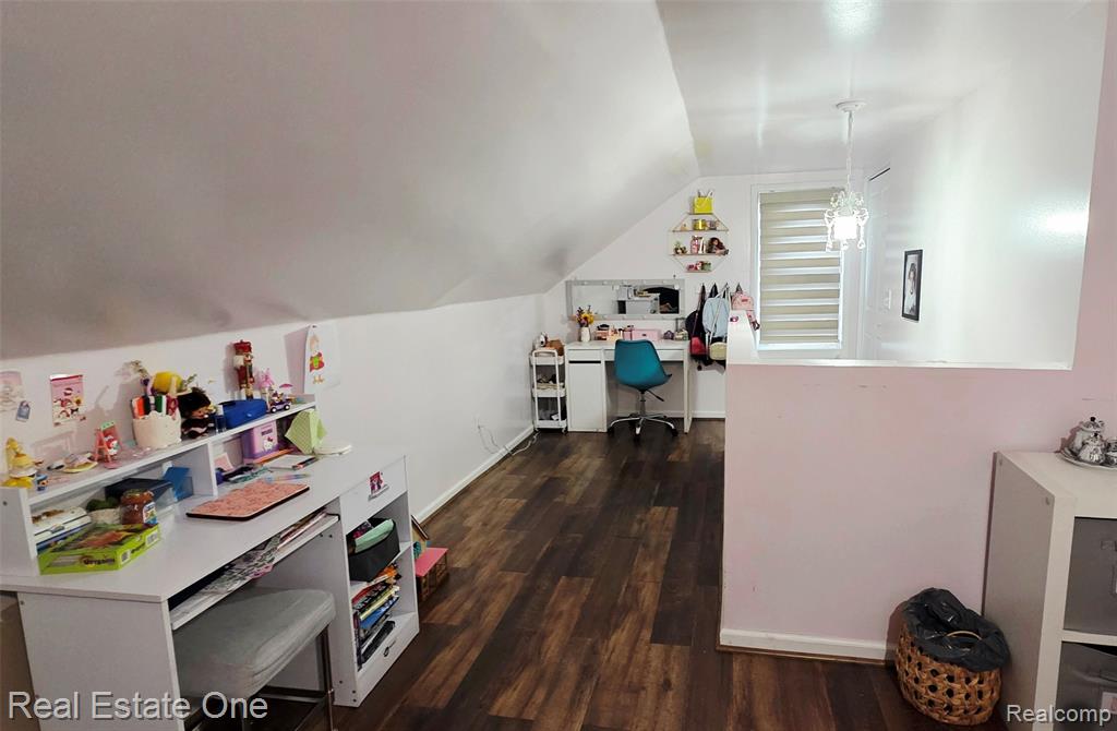 611 E Bernhard Avenue, Hazel Park, MI 48030 — Photo 17