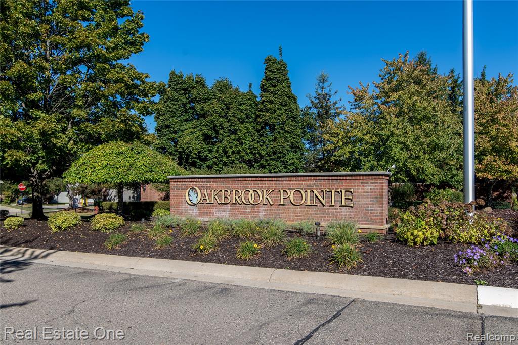568 Woodhaven Drive, Walled Lake, MI 48390 — Photo 12