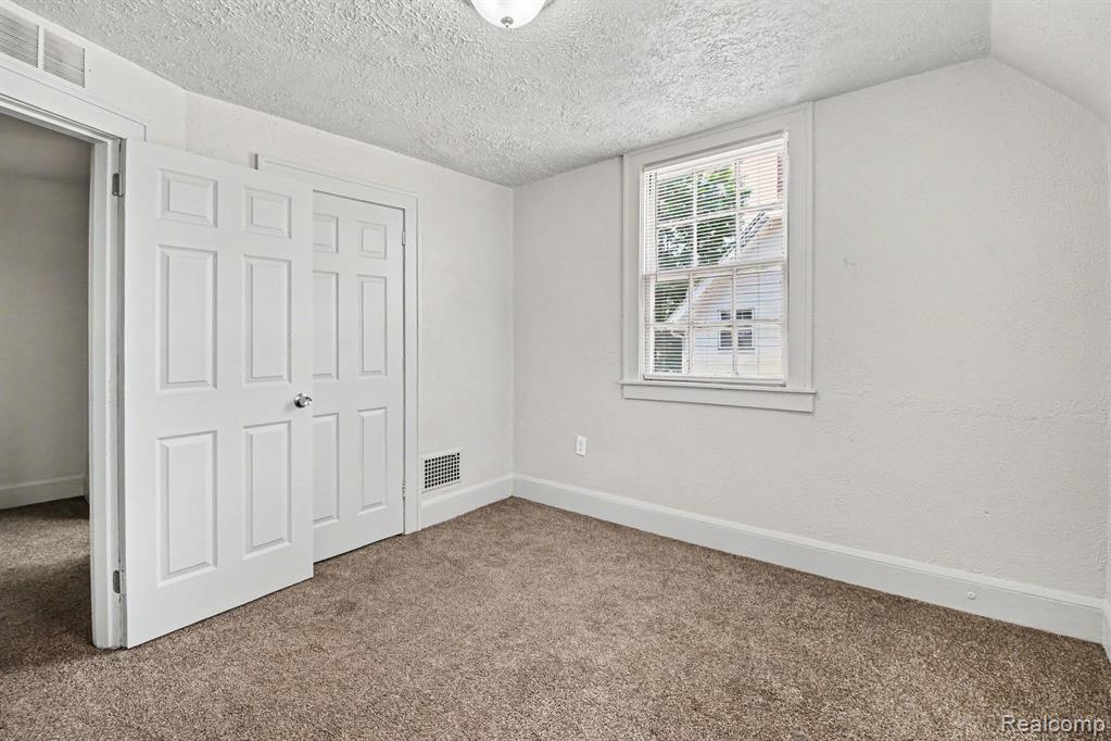 680 N Perry Street, Pontiac, MI 48342 — Photo 13