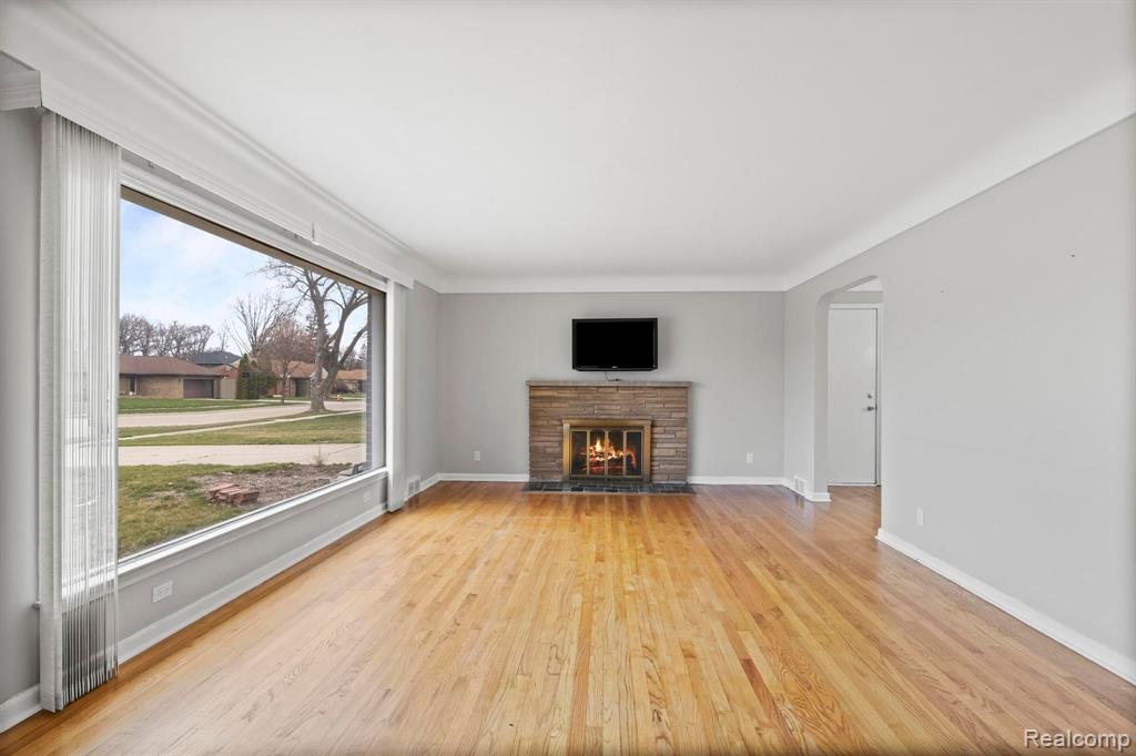 500 BRENTWOOD DRIVE Drive, Dearborn, MI 48124 — Photo 8