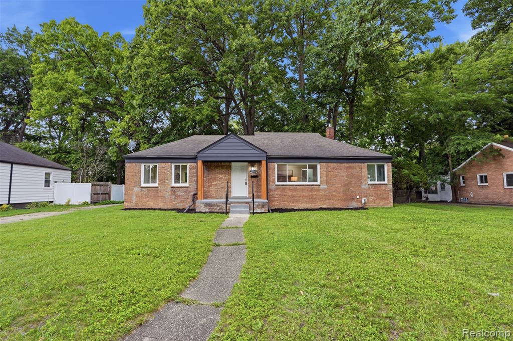 21161 Westhampton Street, Oak Park, MI 48237