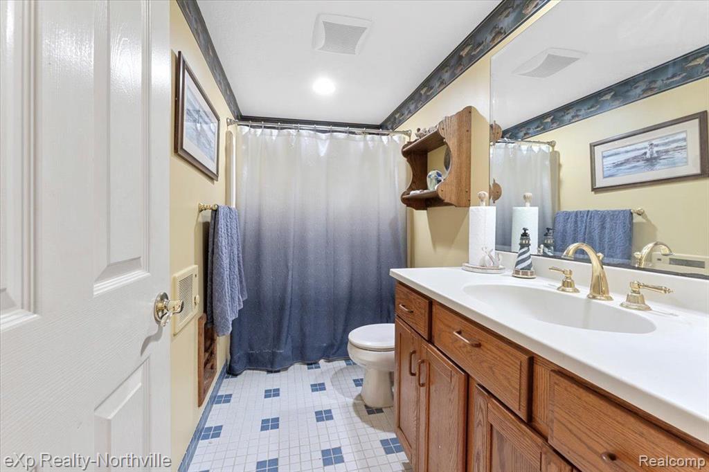 9283 FIRWOOD Road, South Lyon, MI 48178 — Photo 29