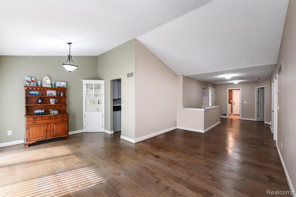 35037 Red Pine Drive, 116, Farmington Hills, MI 48335 — Photo 6