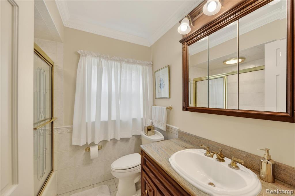 13960 Ridgewood Drive, Plymouth, MI 48170 — Photo 32