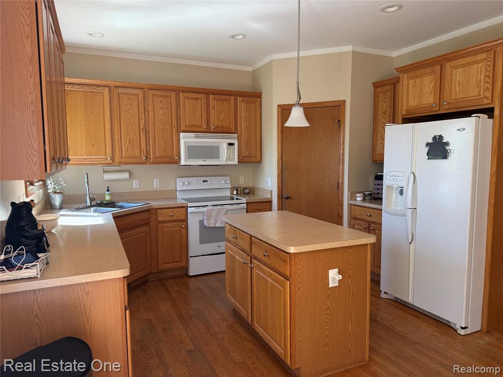 1374 Blue Heron Drive, Highland, MI — Photo 9