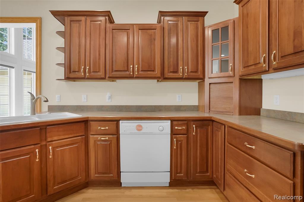 9065 Moonlight Bay, Pinckney, MI 48169 — Photo 16