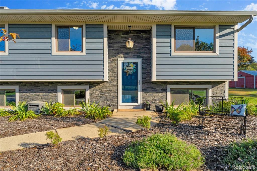 27520 West Road, New Boston, MI 48164 — Photo 4