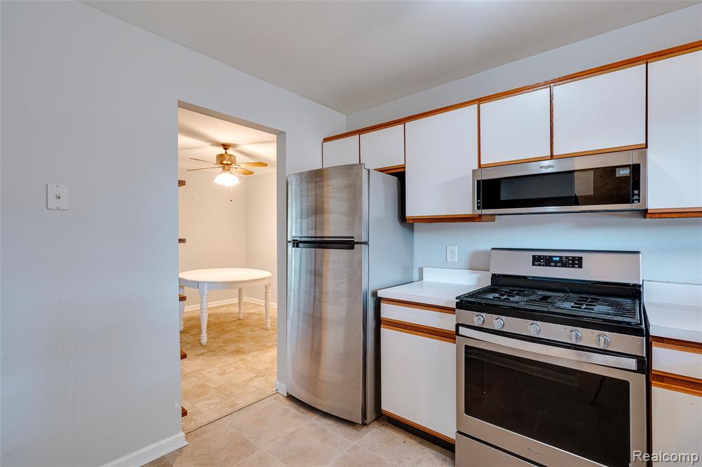 42481 Lilley Pointe Drive, Canton, MI 48187 — Photo 14