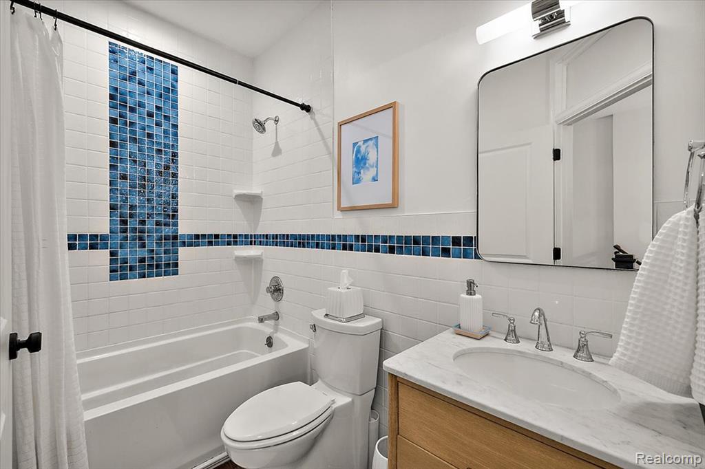 606 Golf Avenue, Royal Oak, MI 48073 — Photo 68