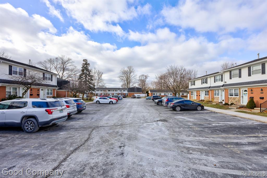 45756 KENSINGTON Street, 319, Utica, MI 48317 — Photo 27