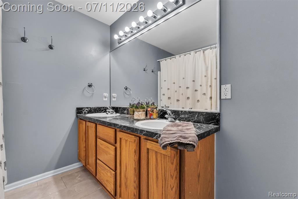 3955 Forest Edge Drive, Commerce Twp, MI 48382 — Photo 38