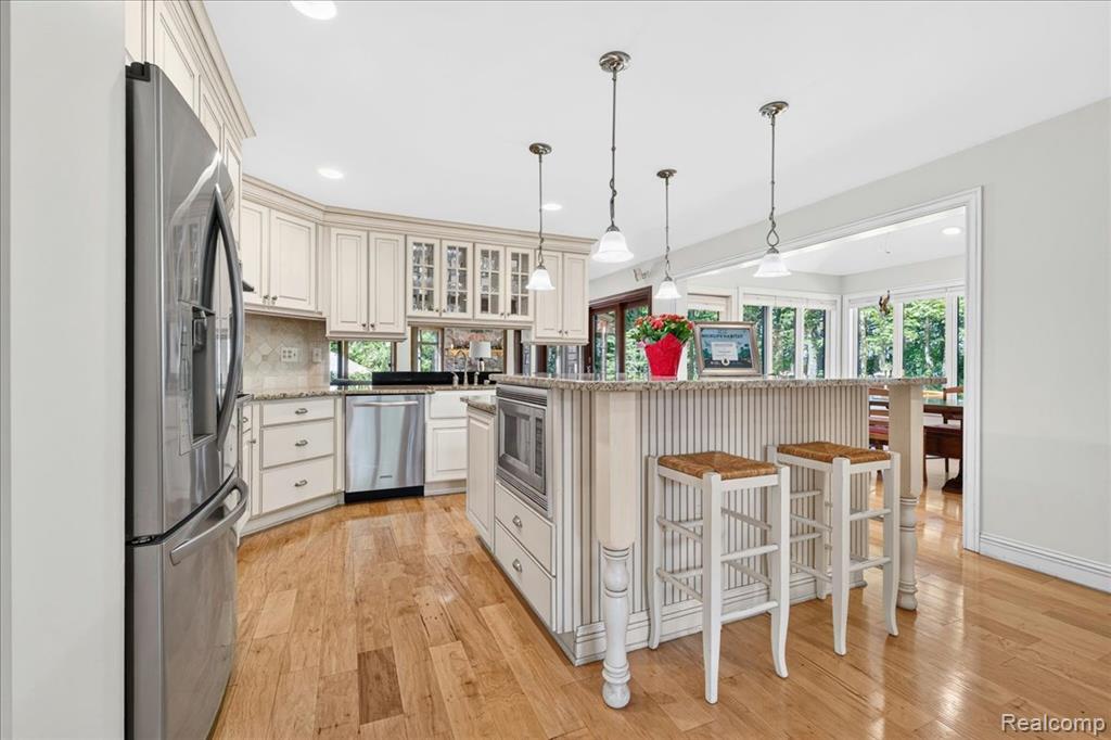 29498 E River Road, Grosse Ile, MI 48138 — Photo 12