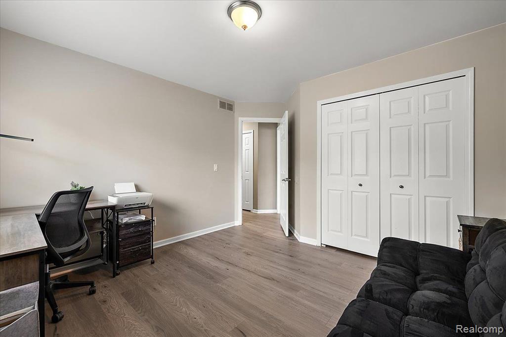 457 Cove View Drive, Waterford, MI 48327 — Photo 22
