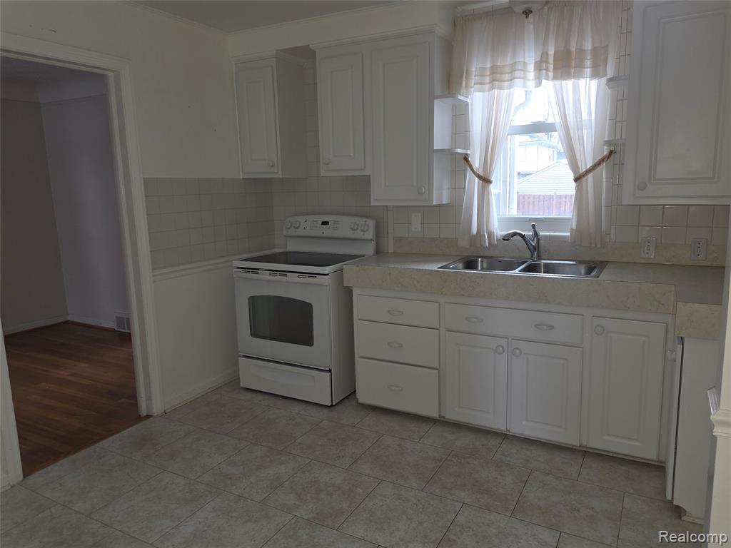 742 N York Street, Dearborn, MI 48128 — Photo 6