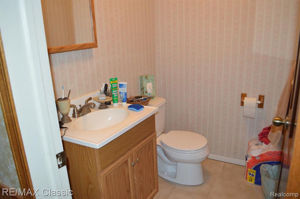 56000 9 MILE Road, South Lyon, MI 48178 — Photo 28