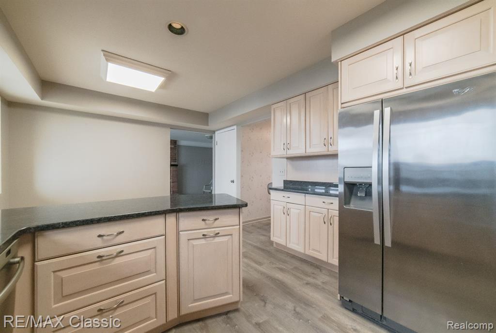 1587 Three Lakes Drive, Troy, MI 48085 — Photo 12