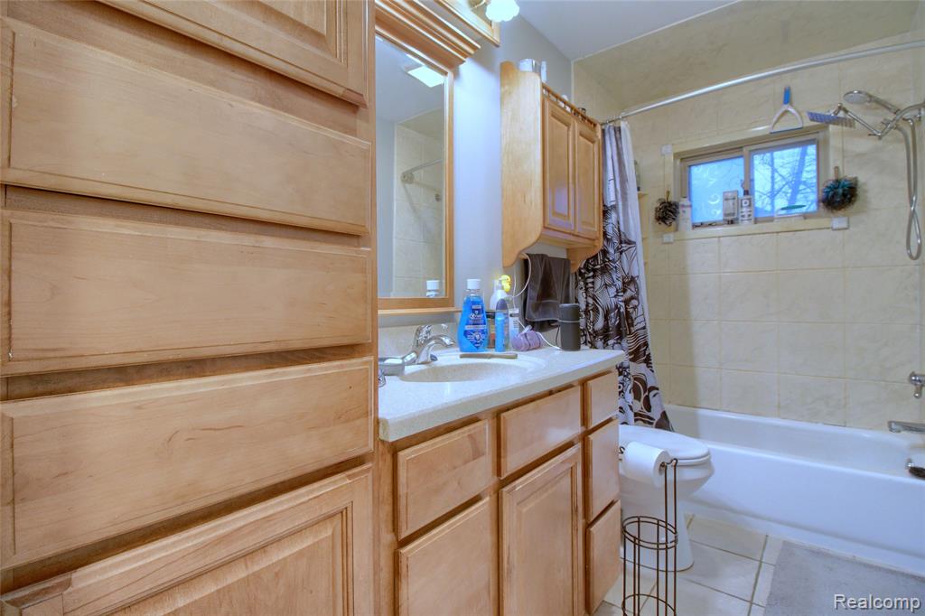 5739 Harrison Street, Garden City, MI — Photo 13