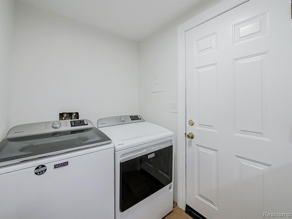 9650 Cooley Lake Road, White Lake, MI — Photo 23