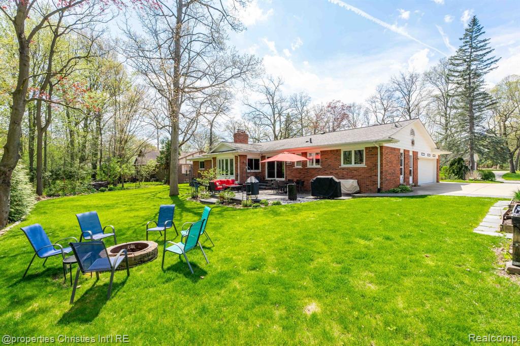 5753 CHERRY CREST Drive, West Bloomfield, MI — Photo 43