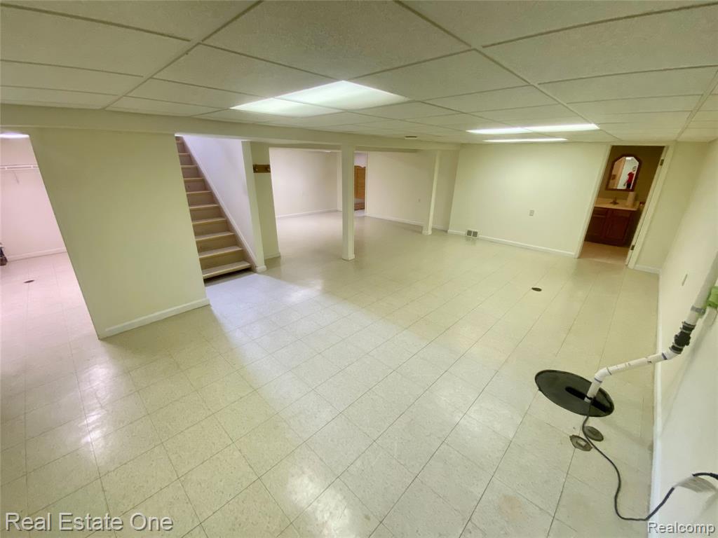8262 Roselawn Street, Westland, MI — Photo 38