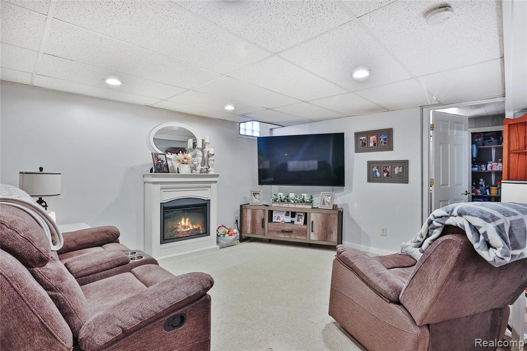 7140 Luana Avenue, Allen Park, MI 48101 — Photo 13