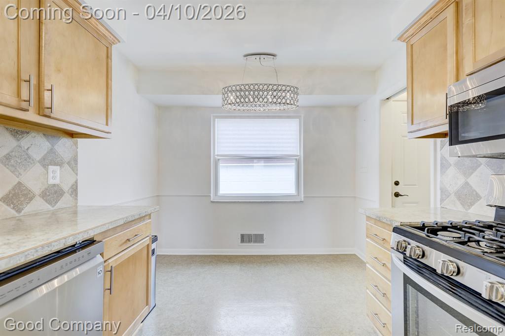 28447 Brush Street, Madison Heights, MI 48071 — Photo 12