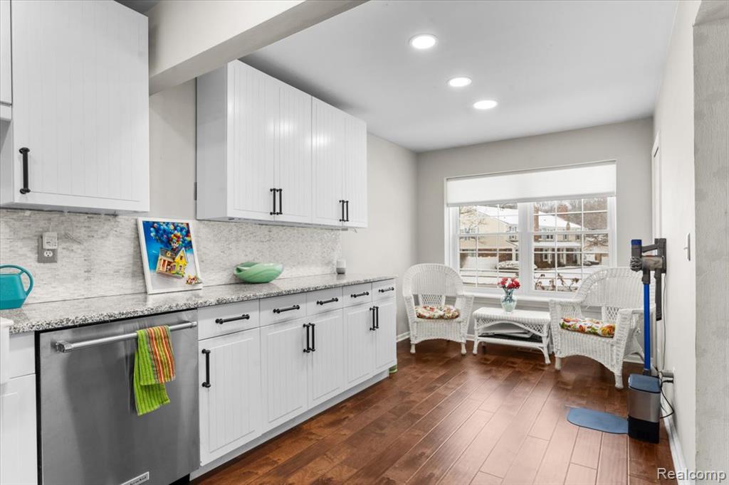 21301 E Glen Haven Circle, Northville, MI, 48167