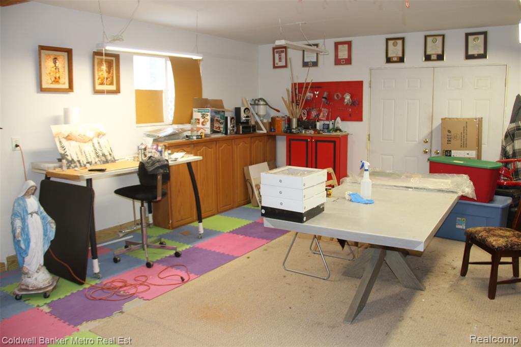4092 Woodstock Road, Waterford, MI 48328 — Photo 12