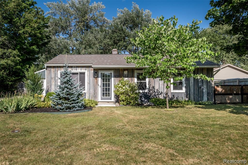 3755 Coleport Street, Lake Orion, MI