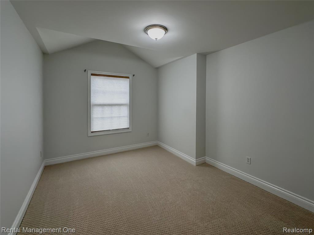 5742 PUTNAM Drive, West Bloomfield, MI 48323 — Photo 35
