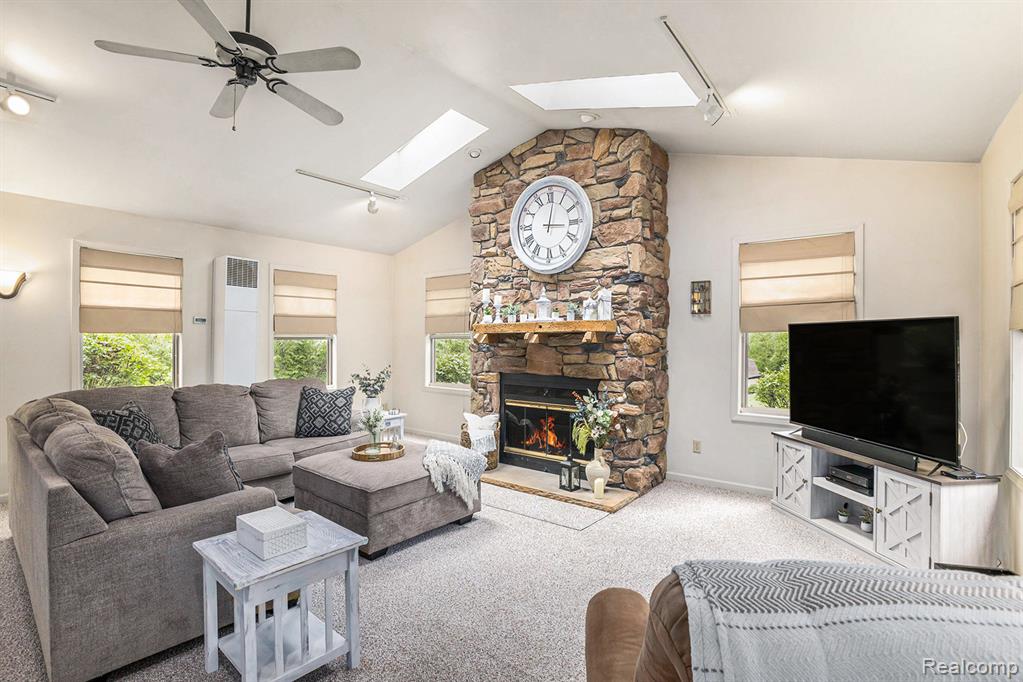 8450 Pineview Lake Drive, Linden, MI 48451 — Photo 10