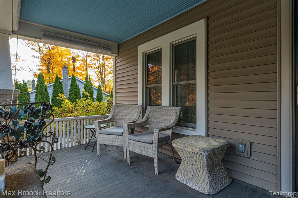 611 W SAINT CLAIR Street, Almont, MI 48003 — Photo 2