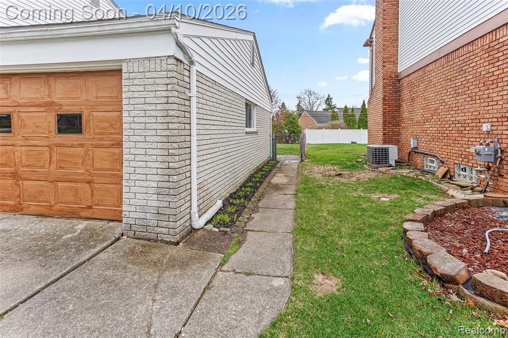 4594 Barcroft Way, Sterling Heights, MI 48310 — Photo 63