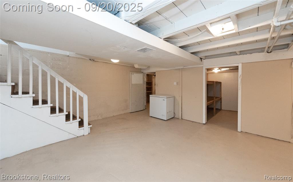810 Beardon, Lake Orion, MI 48362 — Photo 27