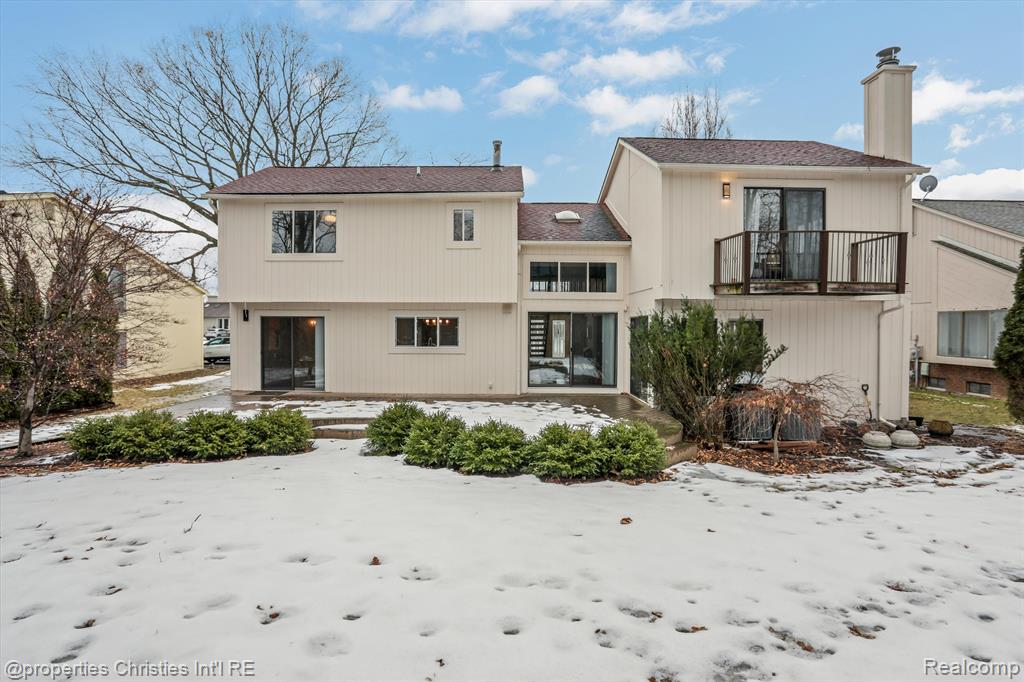 5896 NANEVA Court, West Bloomfield, MI — Photo 45