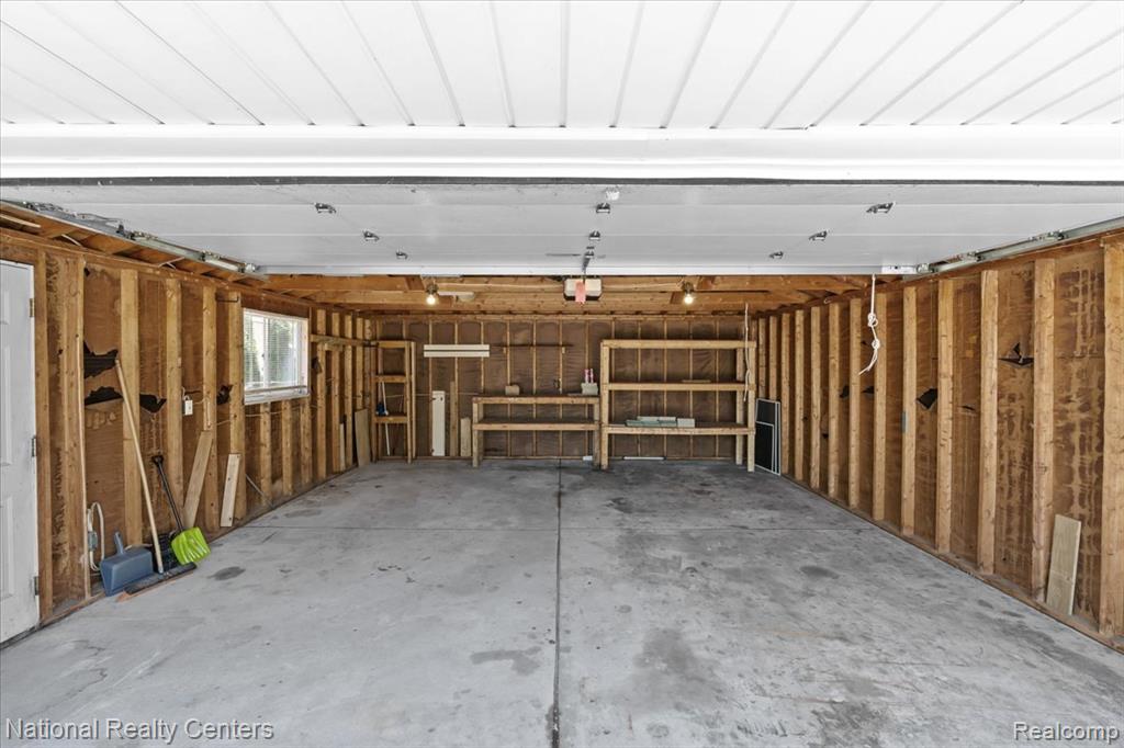 861 Squire Lane, Milford, MI 48381 — Photo 31