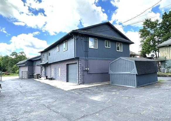 358 W Huron Street - Photo 2