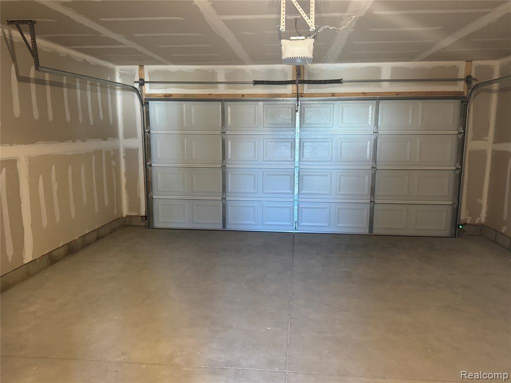 56054 Madison Lane, New Hudson, MI 48165 — Photo 37