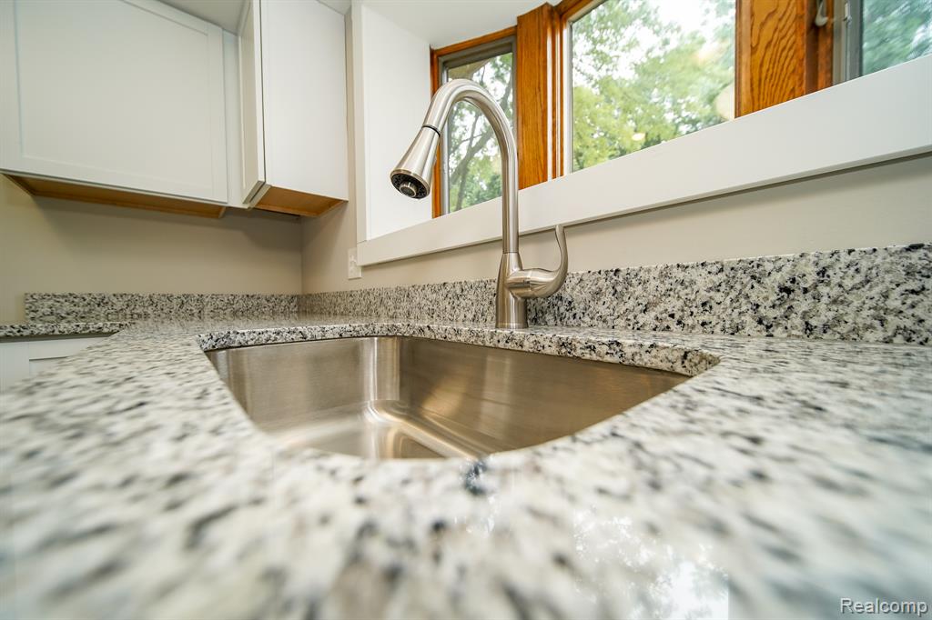 51784 Julies Drive, Clinton Twp, MI 48047 — Photo 21