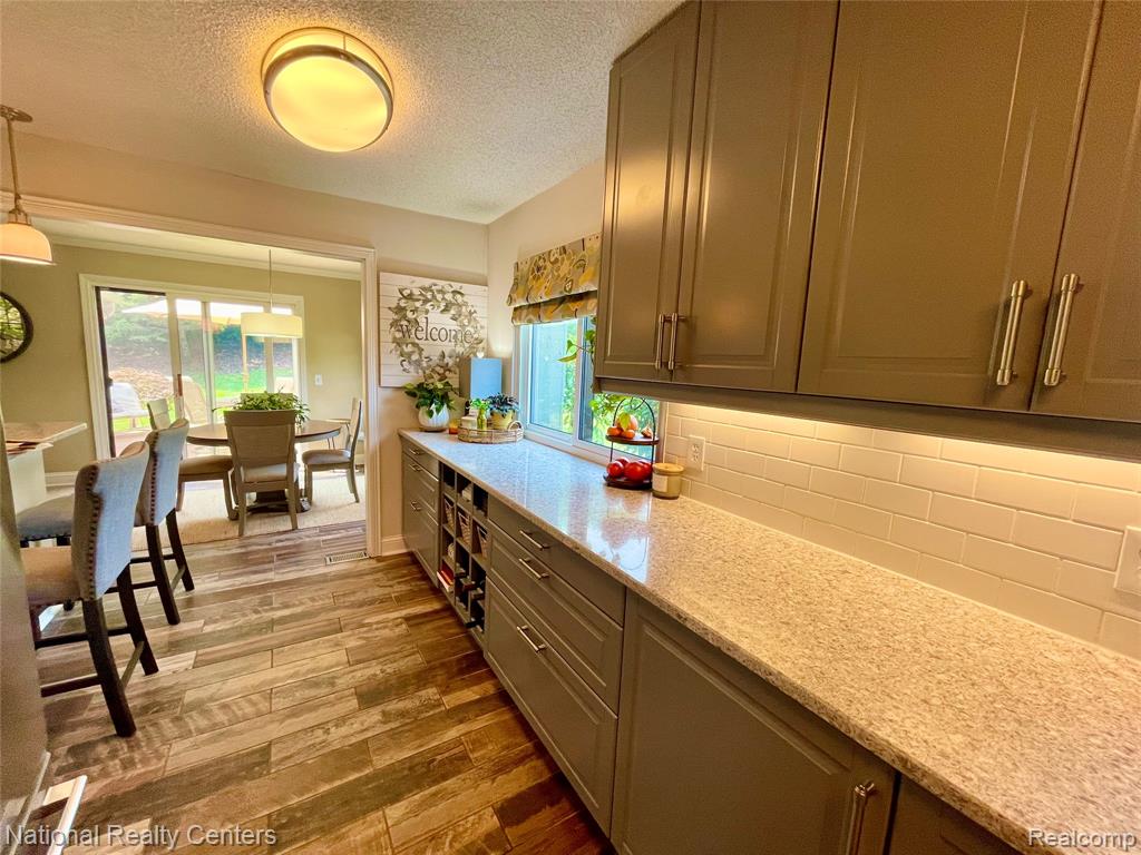 48104 COLONY FARM CIR, Plymouth, MI 48170 — Photo 27