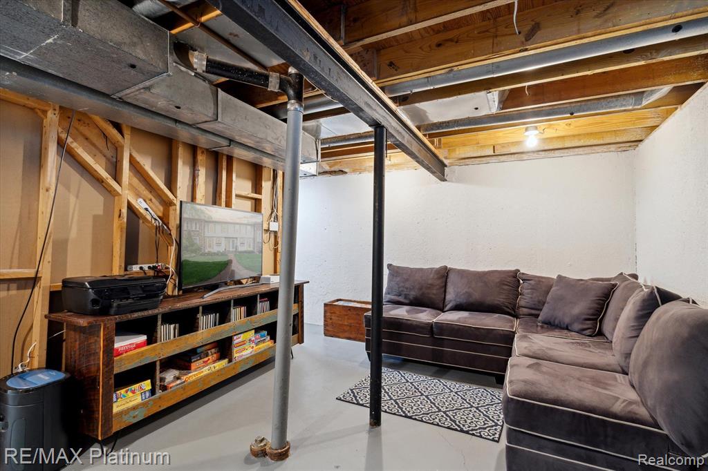 24458 BASHIAN Drive, Novi, MI — Photo 33