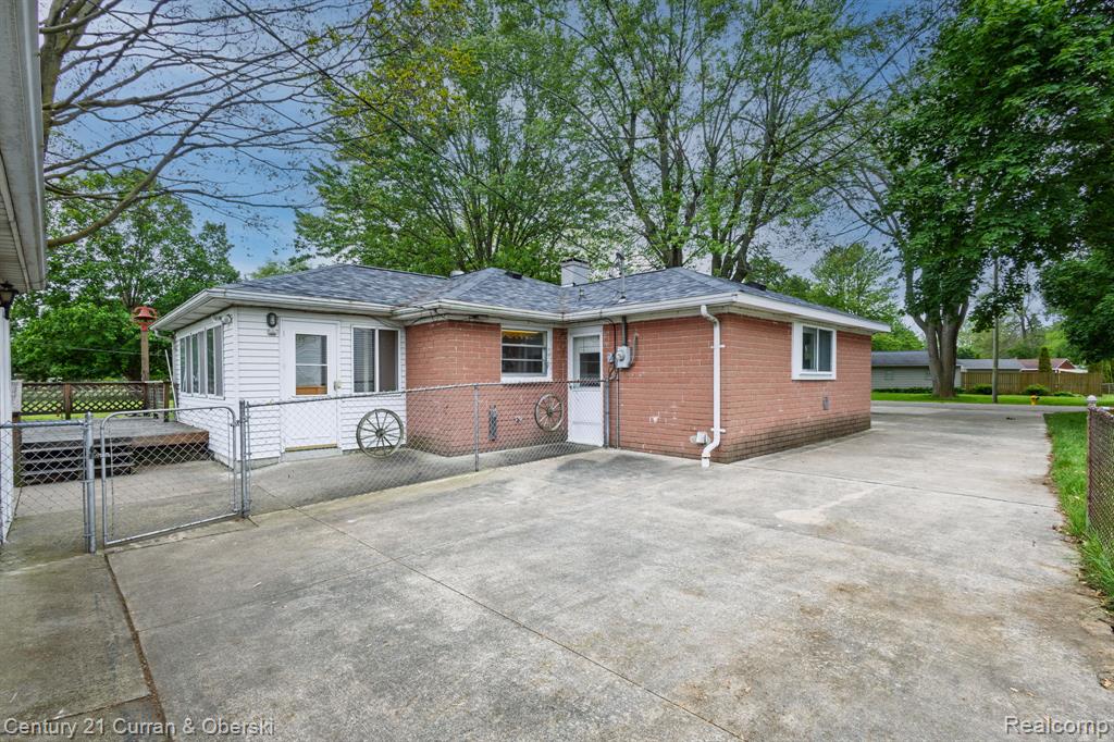 2548 Hearthside Drive, Ypsilanti, MI 48198 — Photo 23