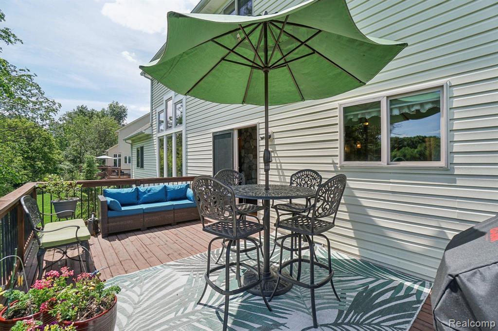 627 OLIVIA Drive, Milford, MI 48381 — Photo 31
