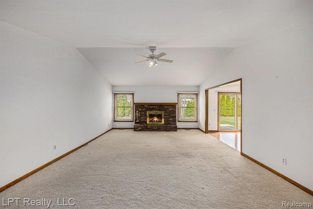 61867 WOODFIELD Way, Washington, MI — Photo 8