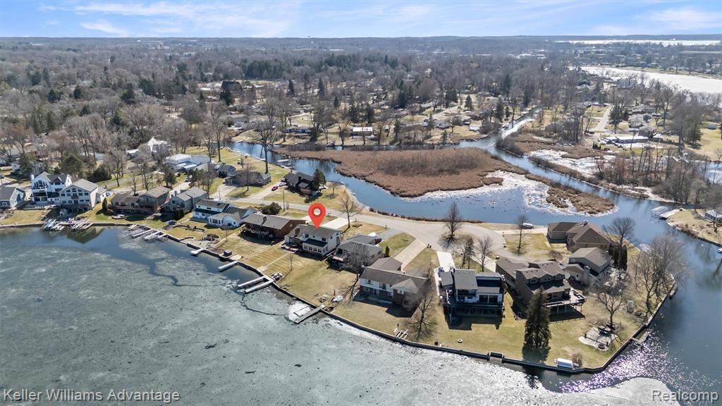 340 Angola Street, Wolverine Lake, MI 48390 — Photo 45